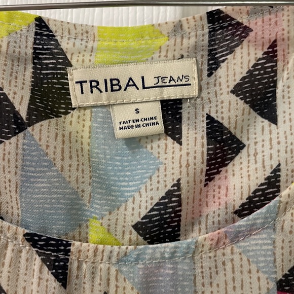 Tribal long sleeveless top - Picture 2 of 4